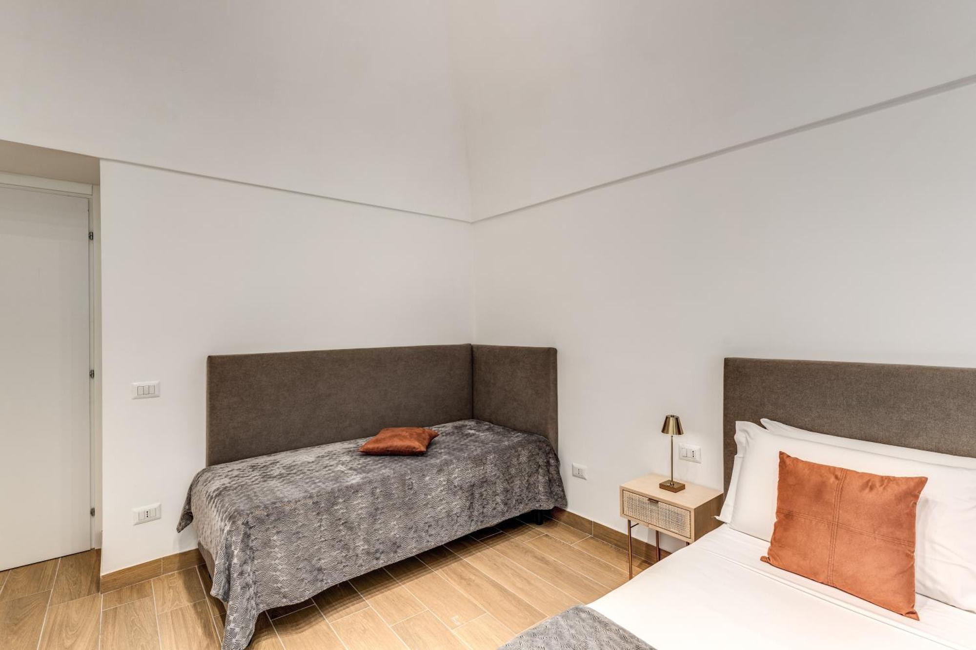 Domus Partenopea Naples Luaran gambar