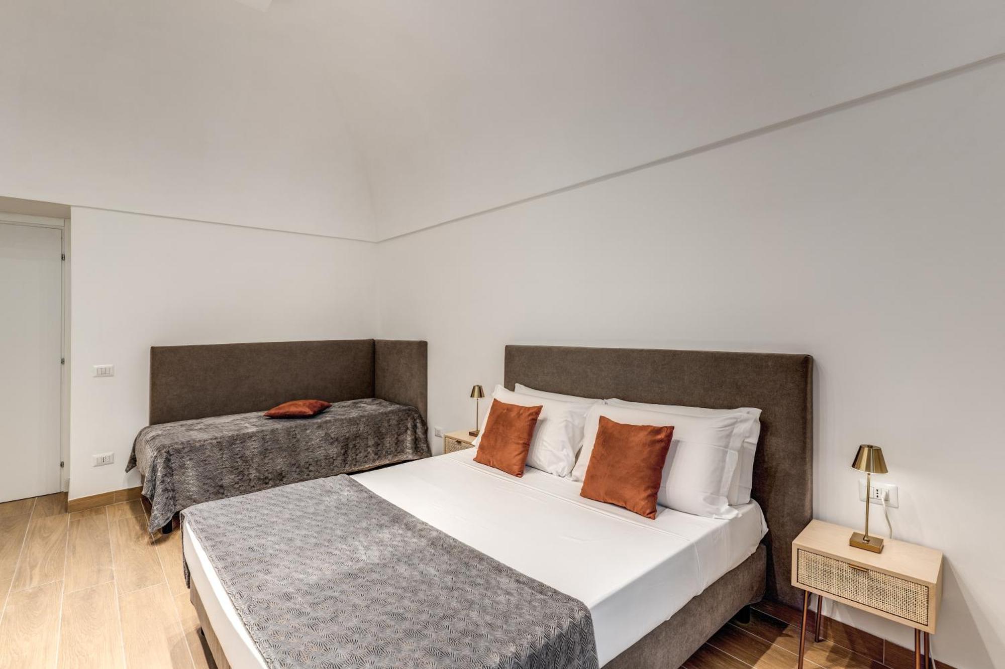 Domus Partenopea Naples Luaran gambar